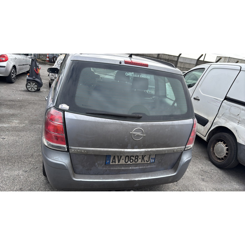 Pare boue avant gauche OPEL ZAFIRA B Photo n°9