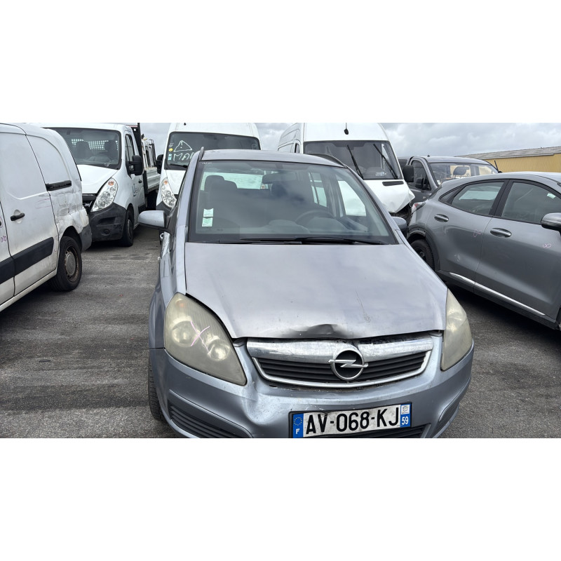 Pare boue avant gauche OPEL ZAFIRA B Photo n°11