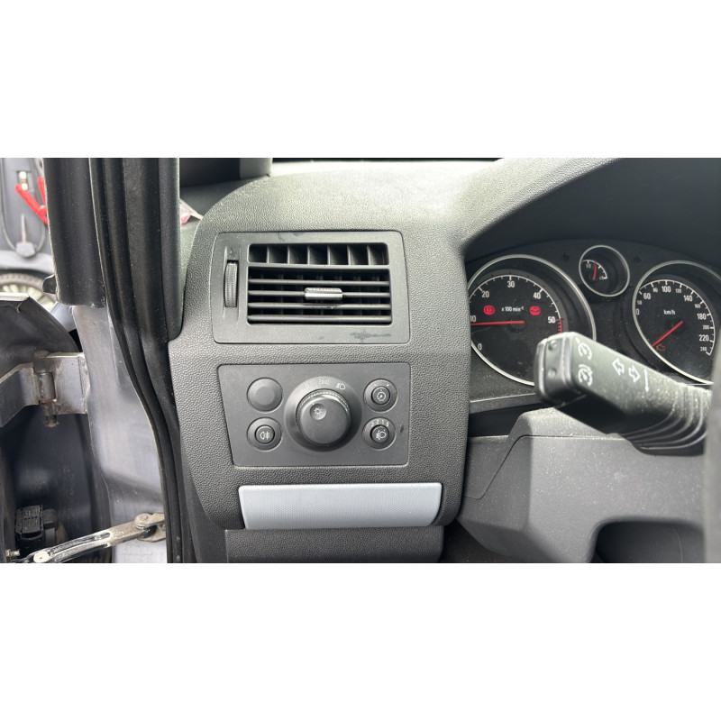 Pare boue avant gauche OPEL ZAFIRA B Photo n°18