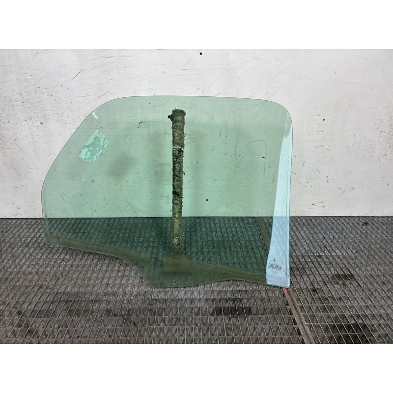Vitre arriere gauche CITROEN XSARA PICASSO Photo n°4
