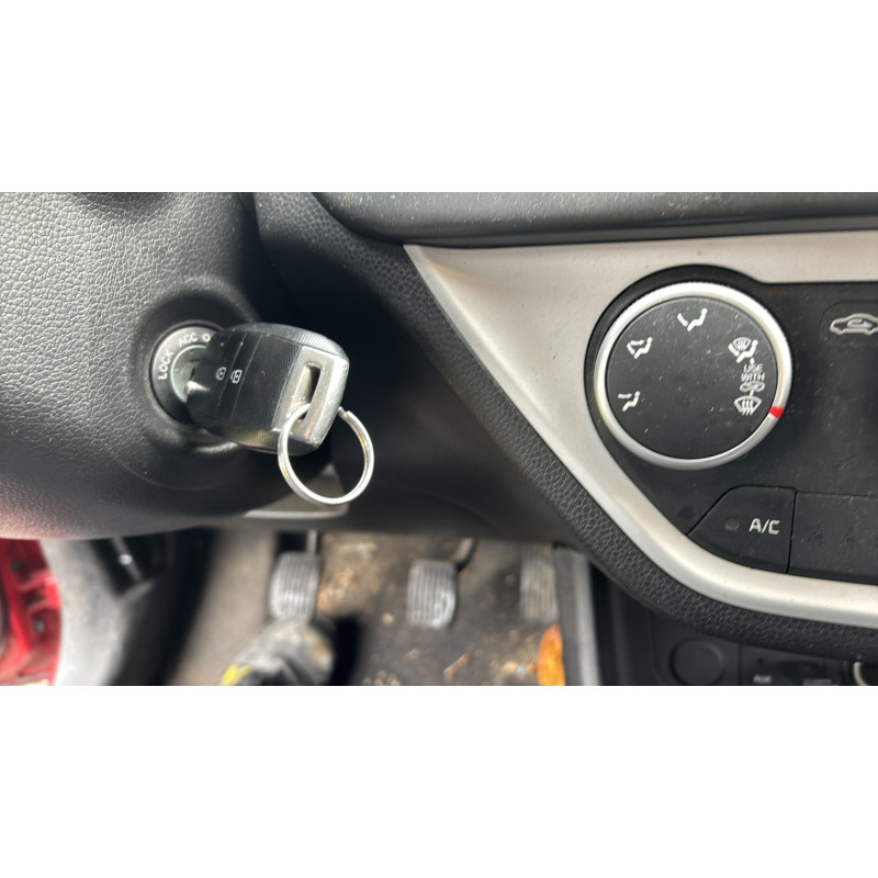 Vitre avant gauche KIA PICANTO 2 Photo n°12