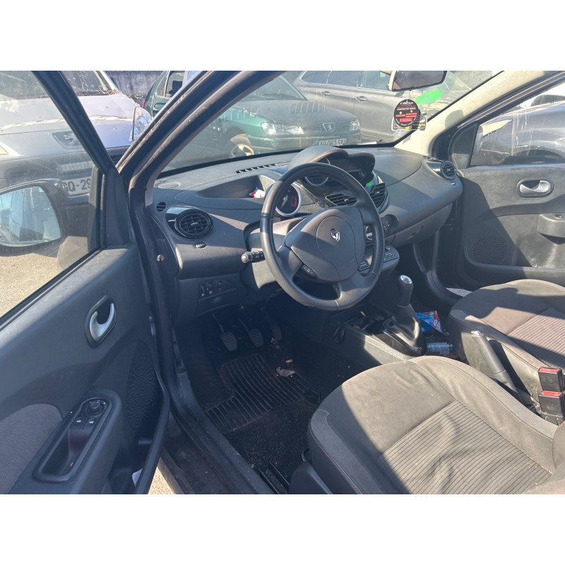 Pare boue avant gauche RENAULT TWINGO 2 Photo n°7