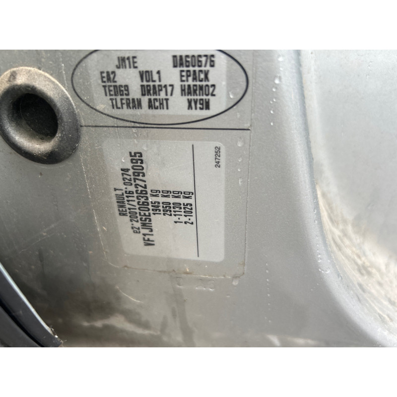 Pare boue avant droit RENAULT SCENIC 2 Photo n°11