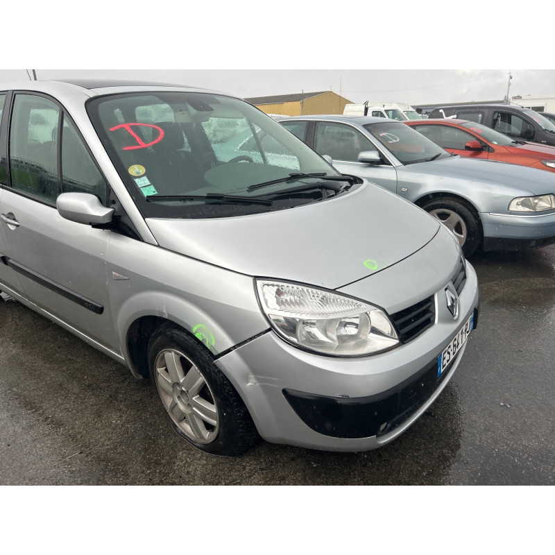 Pare boue avant droit RENAULT SCENIC 2 Photo n°12