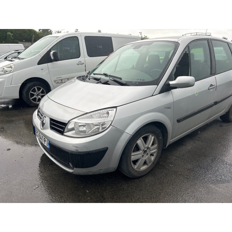 Pare boue avant droit RENAULT SCENIC 2 Photo n°13