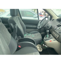 Pare boue avant droit RENAULT SCENIC 2