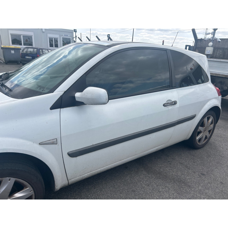 Pare boue arriere gauche RENAULT MEGANE 2 Photo n°4