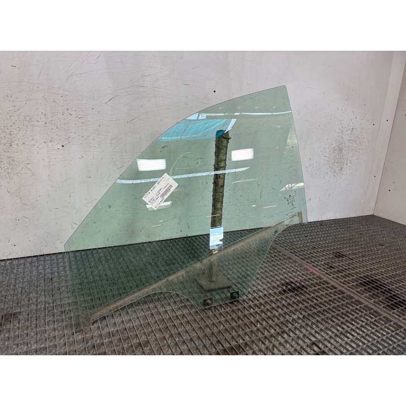 Vitre avant gauche RENAULT TWINGO 3 Photo n°3