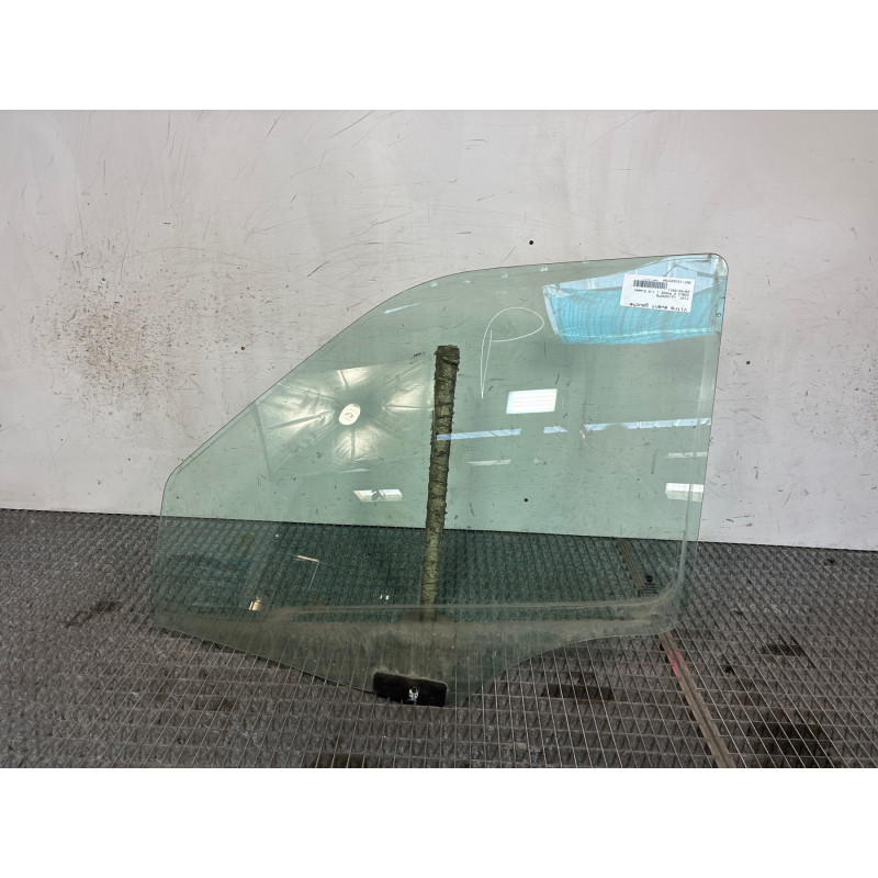 Vitre avant gauche FIAT DOBLO 2 Photo n°1