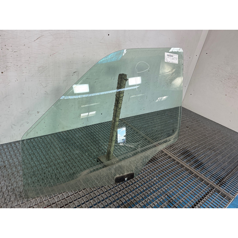Vitre avant gauche FIAT DOBLO 2 Photo n°2