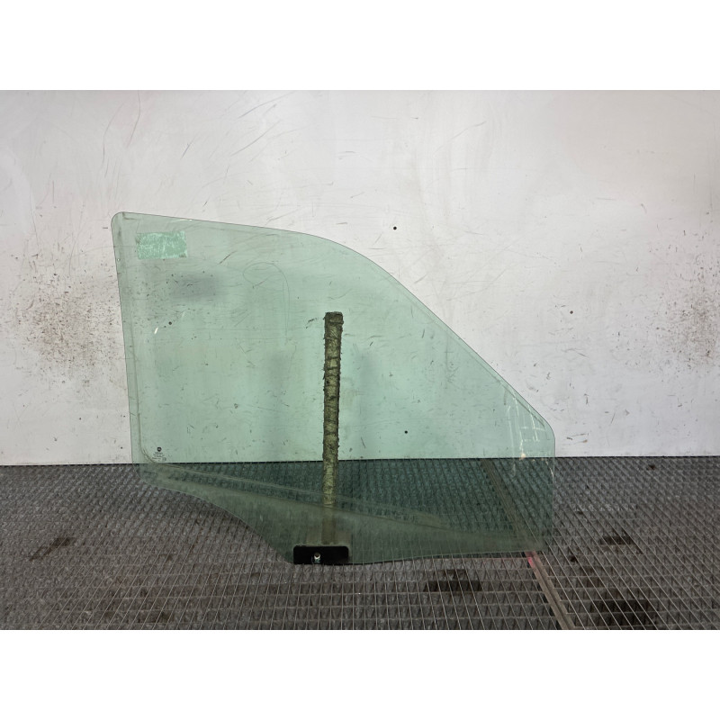 Vitre avant gauche FIAT DOBLO 2 Photo n°3