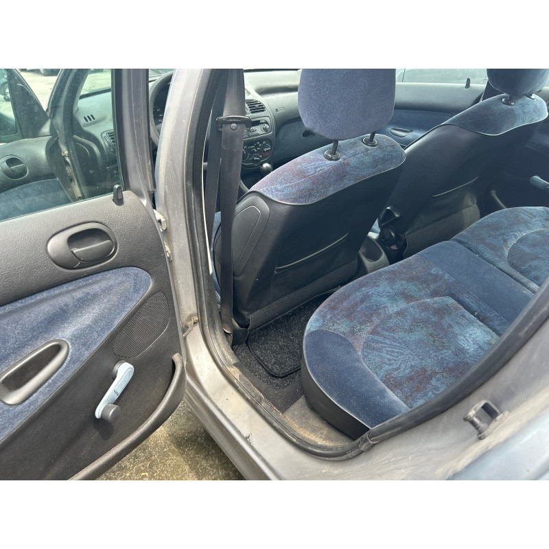Vitre arriere gauche PEUGEOT 206 Photo n°13