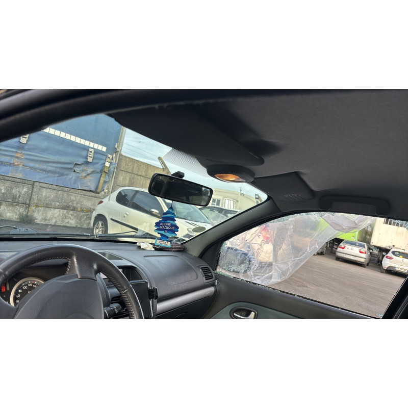 Vitre arriere gauche RENAULT CLIO 2 Photo n°17