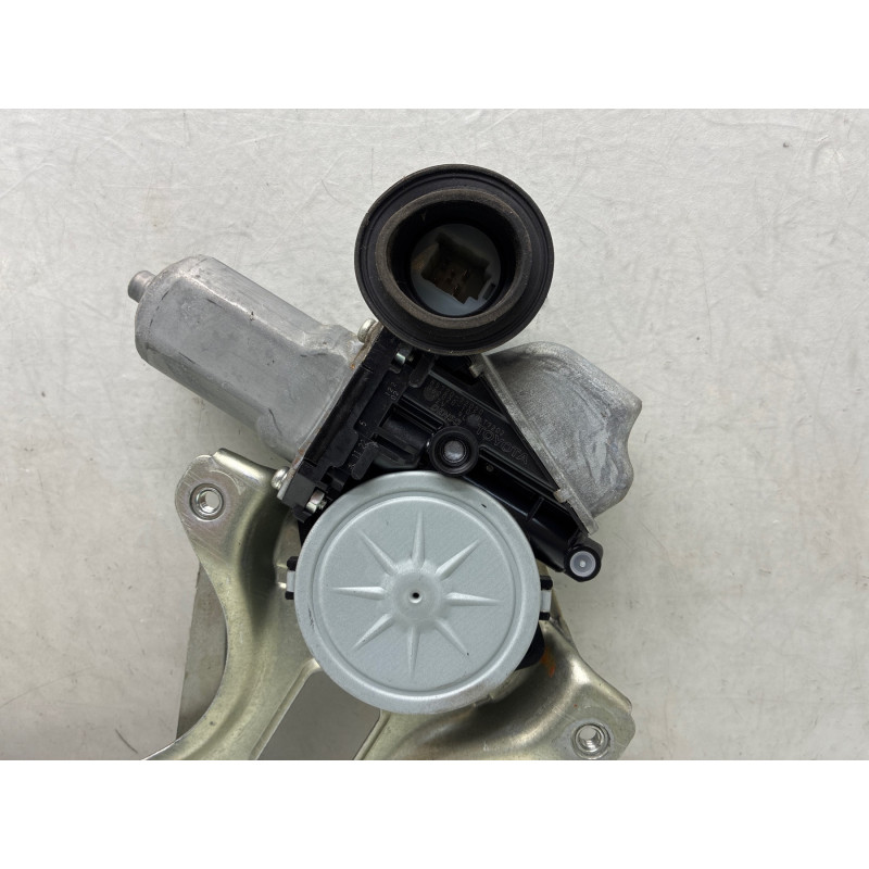 Leve vitre electrique arriere gauche TOYOTA PRIUS 3 Photo n°1