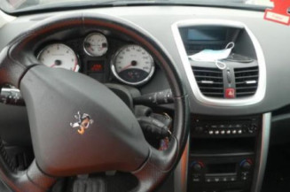 Pretensionneur de ceinture avant droit PEUGEOT 207