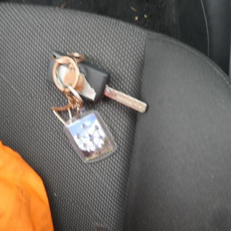 Pretensionneur de ceinture avant droit PEUGEOT 207 Photo n°15