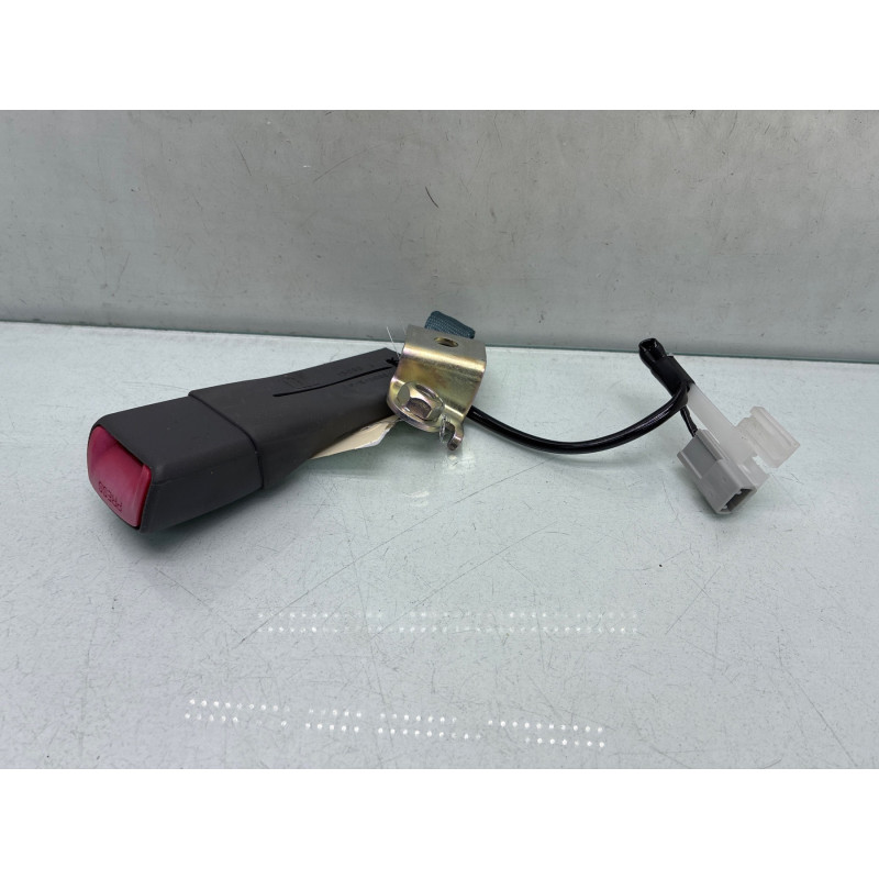 Attache ceinture arriere droit TOYOTA PRIUS 3 Photo n°2