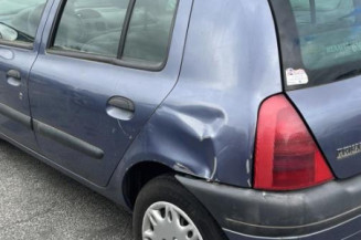 Calandre RENAULT CLIO 2