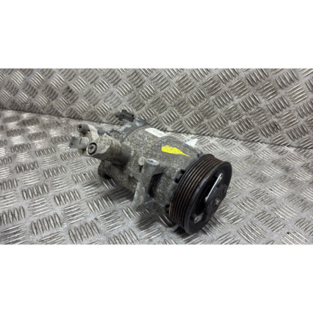 Compresseur clim VOLKSWAGEN POLO 5 Photo n°1