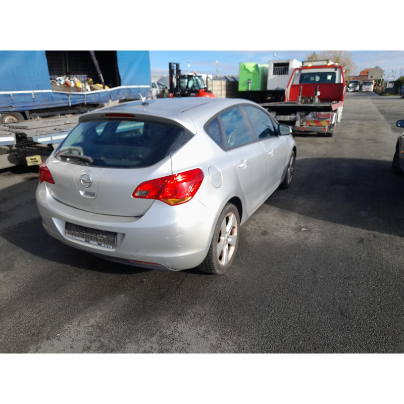 Capot OPEL ASTRA J Photo n°10