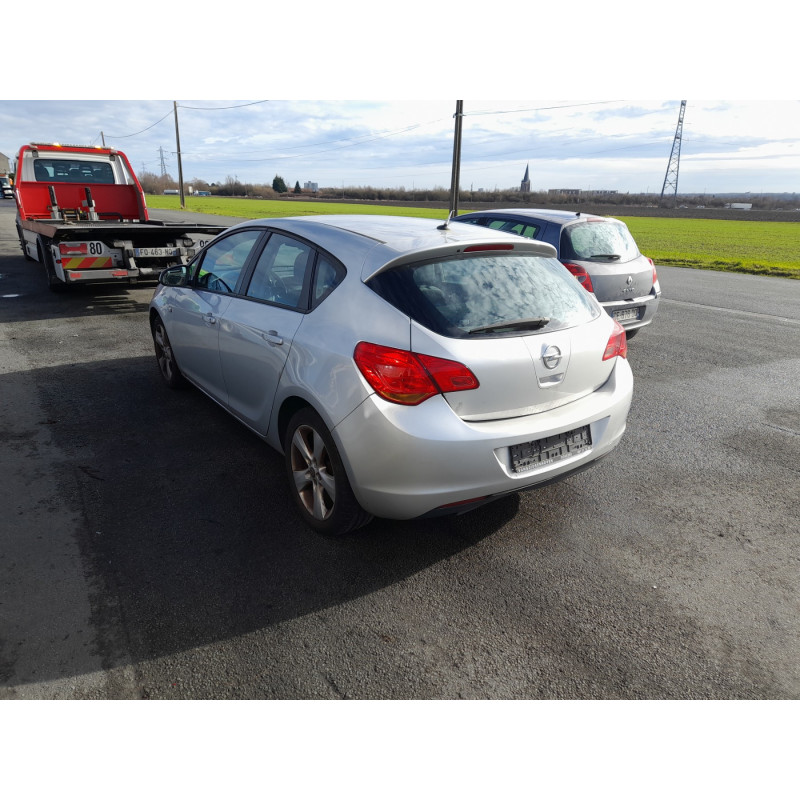 Capot OPEL ASTRA J Photo n°11