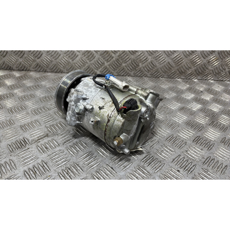 Compresseur clim OPEL ASTRA J Photo n°4