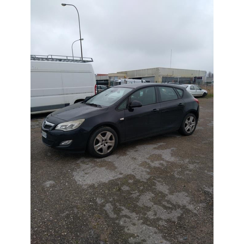 Compresseur clim OPEL ASTRA J Photo n°16