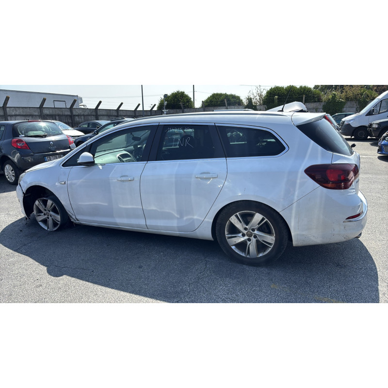 Capot OPEL ASTRA J SPORTS Photo n°16