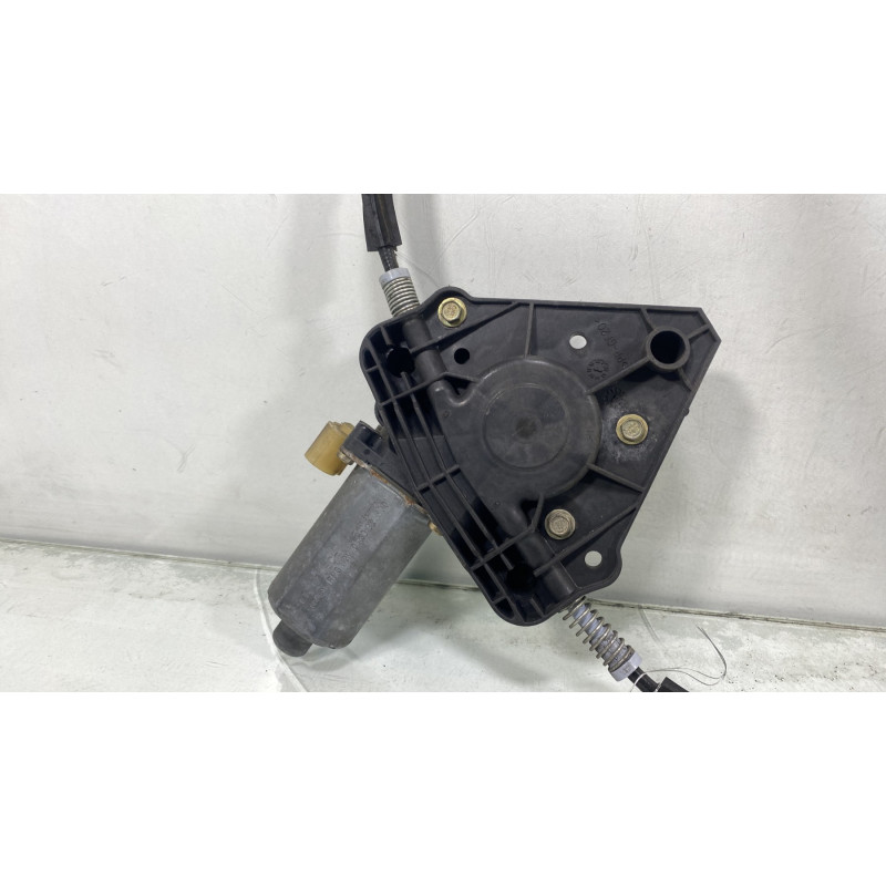 Leve vitre electrique avant gauche RENAULT CLIO 2 Photo n°3
