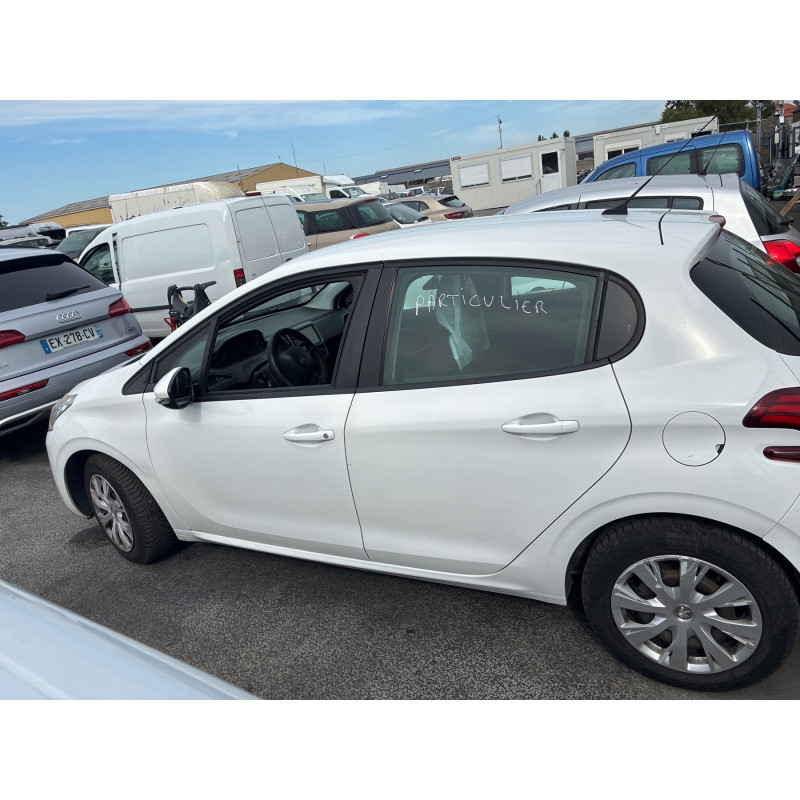 PEUGEOT 208 1 PHASE 2 1.6 BLUE HDI - 8V TURBO Photo n°11