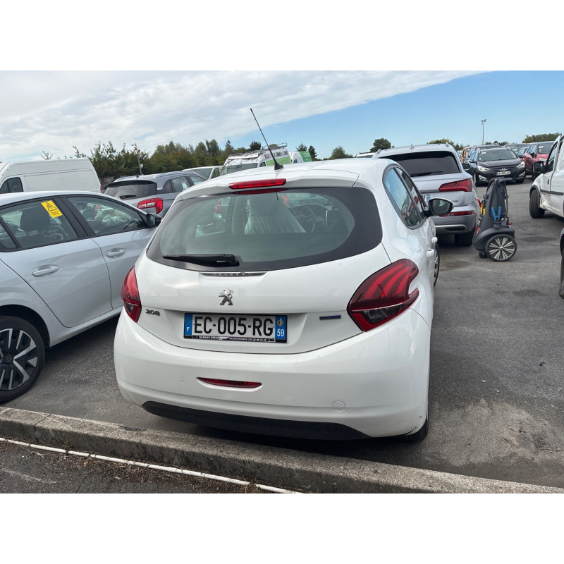 PEUGEOT 208 1 PHASE 2 1.6 BLUE HDI - 8V TURBO Photo n°15