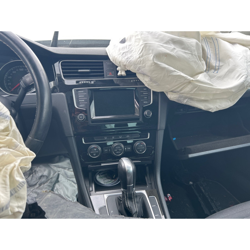 VOLKSWAGEN GOLF 7 PHASE 1 1.4 TSI - 16V TURBO Photo n°11