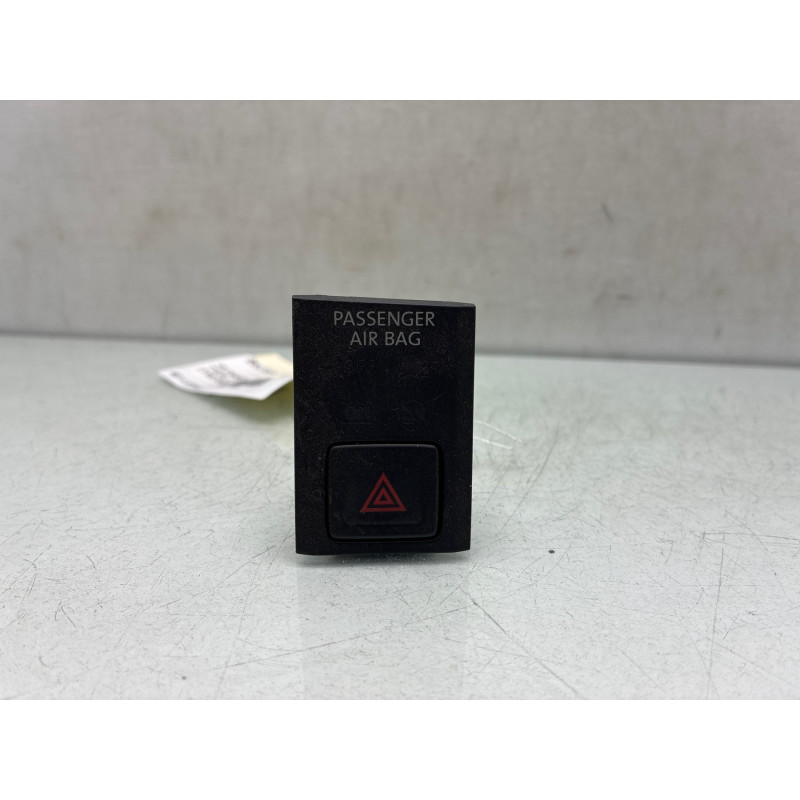 Bouton de warning VOLKSWAGEN TIGUAN 2 Photo n°3