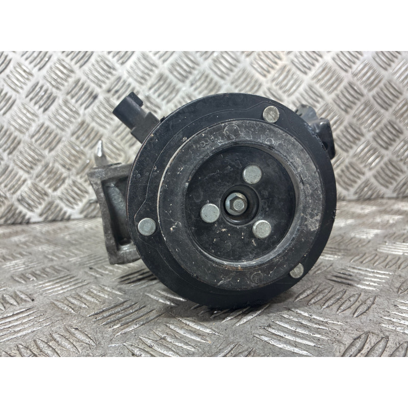 Compresseur clim FORD FIESTA 6 Photo n°1