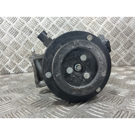 Compresseur clim FORD FIESTA 6 Photo n°1