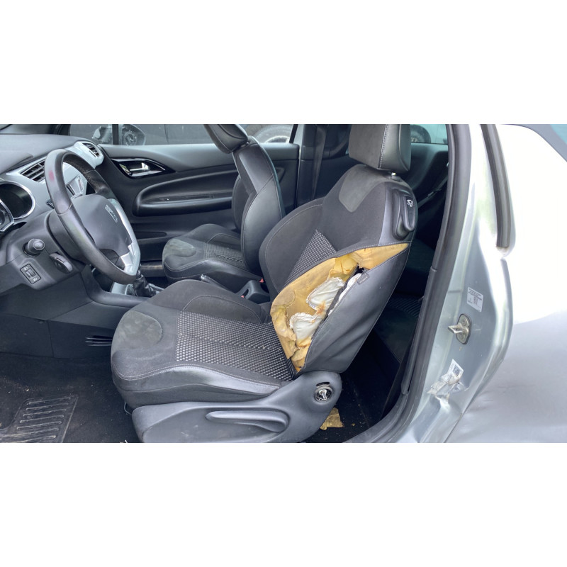 Attache ceinture arriere droit CITROEN DS3 Photo n°14