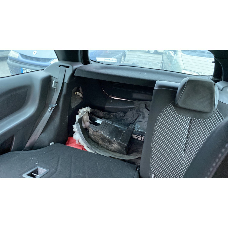 Attache ceinture arriere droit CITROEN DS3 Photo n°15
