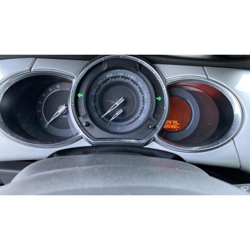 Attache ceinture arriere droit CITROEN DS3 Photo n°18