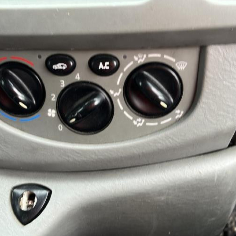 Air bag conducteur OPEL VIVARO 1 Photo n°7