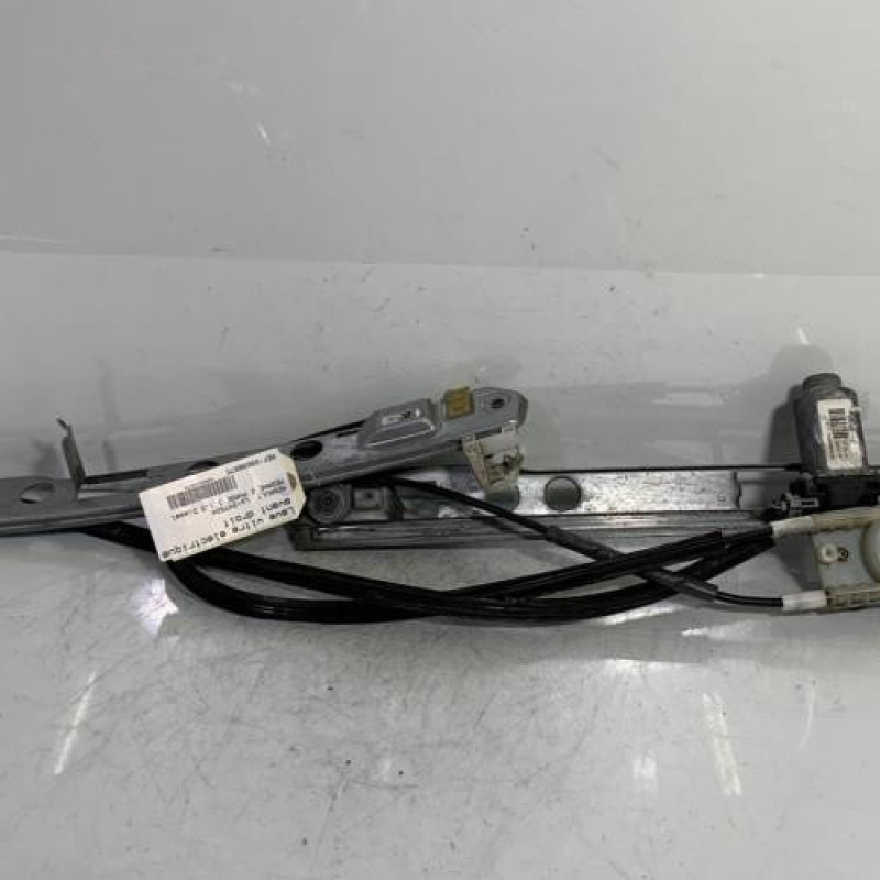 Leve vitre electrique avant droit RENAULT MEGANE 2 Photo n°1
