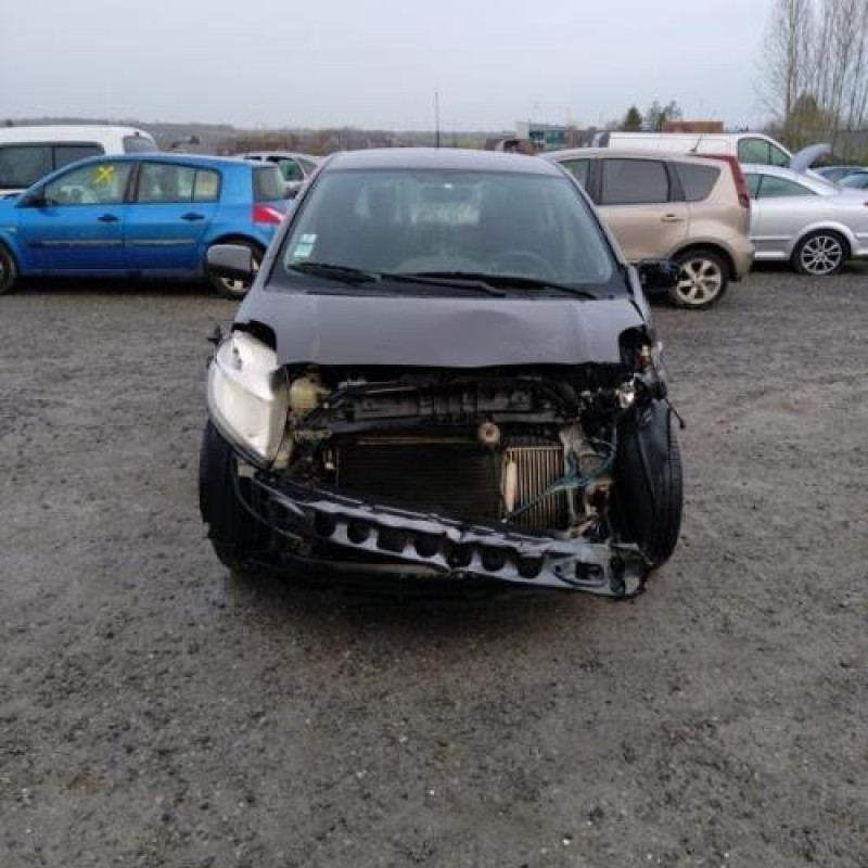 Pretensionneur de ceinture avant droit TOYOTA YARIS 2 Photo n°5