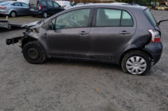 Pretensionneur de ceinture avant droit TOYOTA YARIS 2