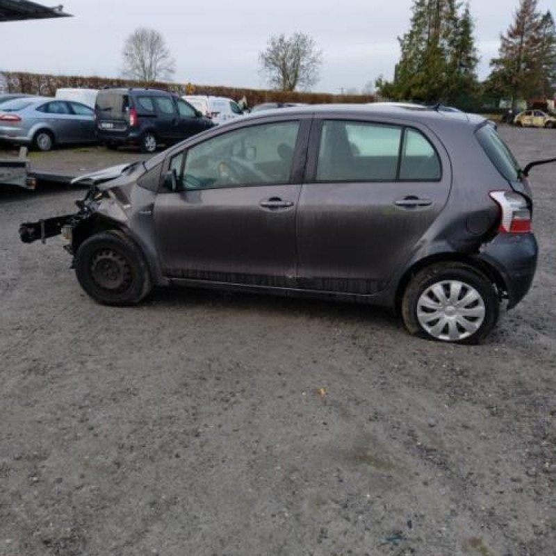Pretensionneur de ceinture avant droit TOYOTA YARIS 2 Photo n°6