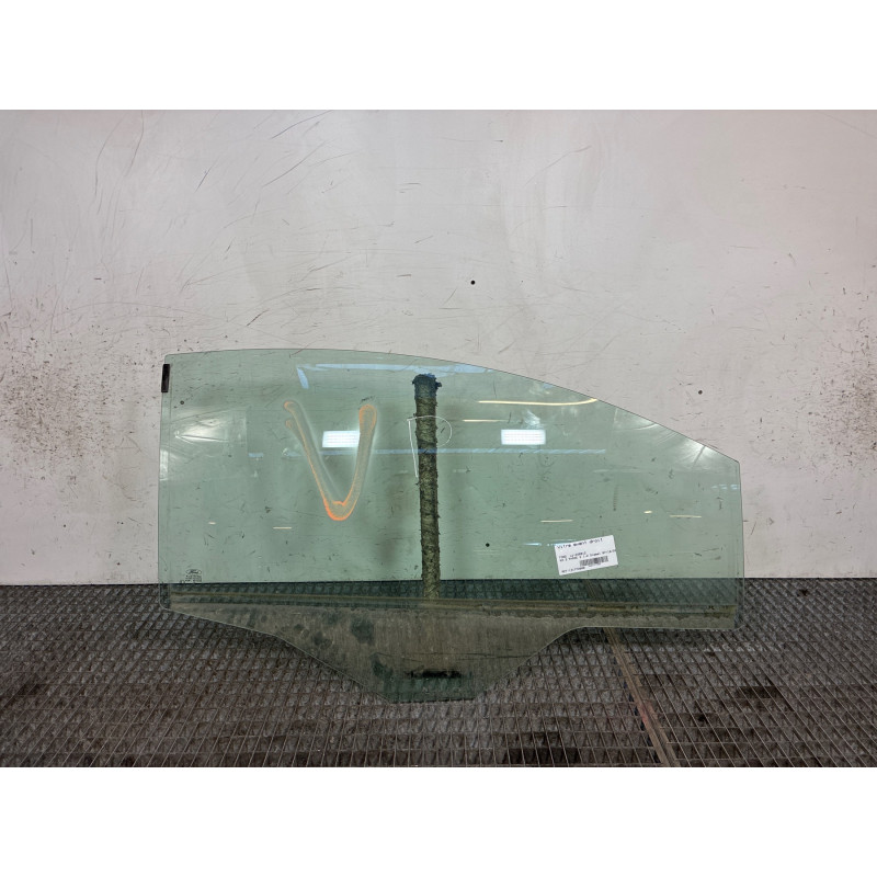 Vitre avant droit FORD KA 2 Photo n°1