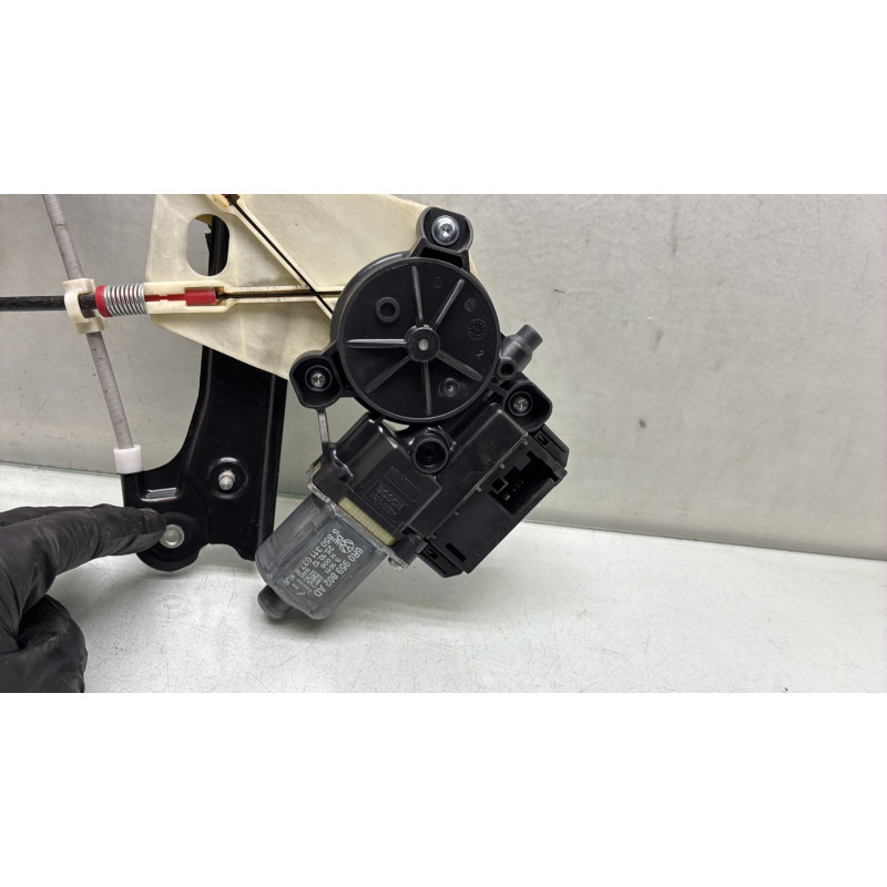 Leve vitre electrique avant droit VOLKSWAGEN POLO 5 Photo n°7