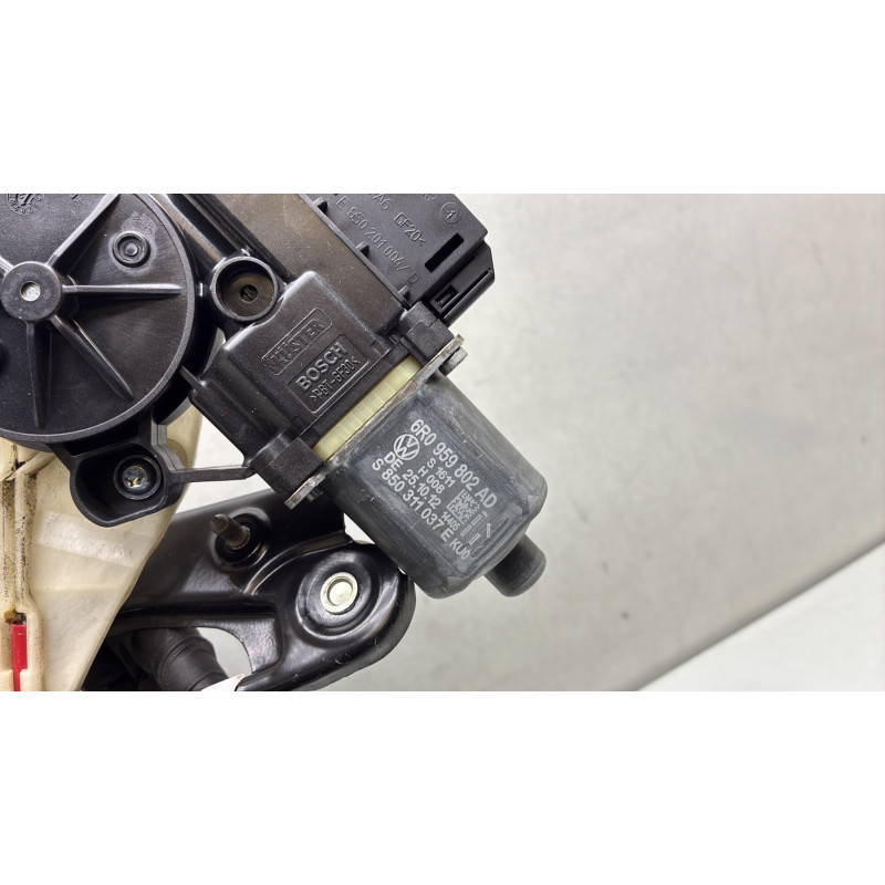 Leve vitre electrique avant droit VOLKSWAGEN POLO 5 Photo n°9