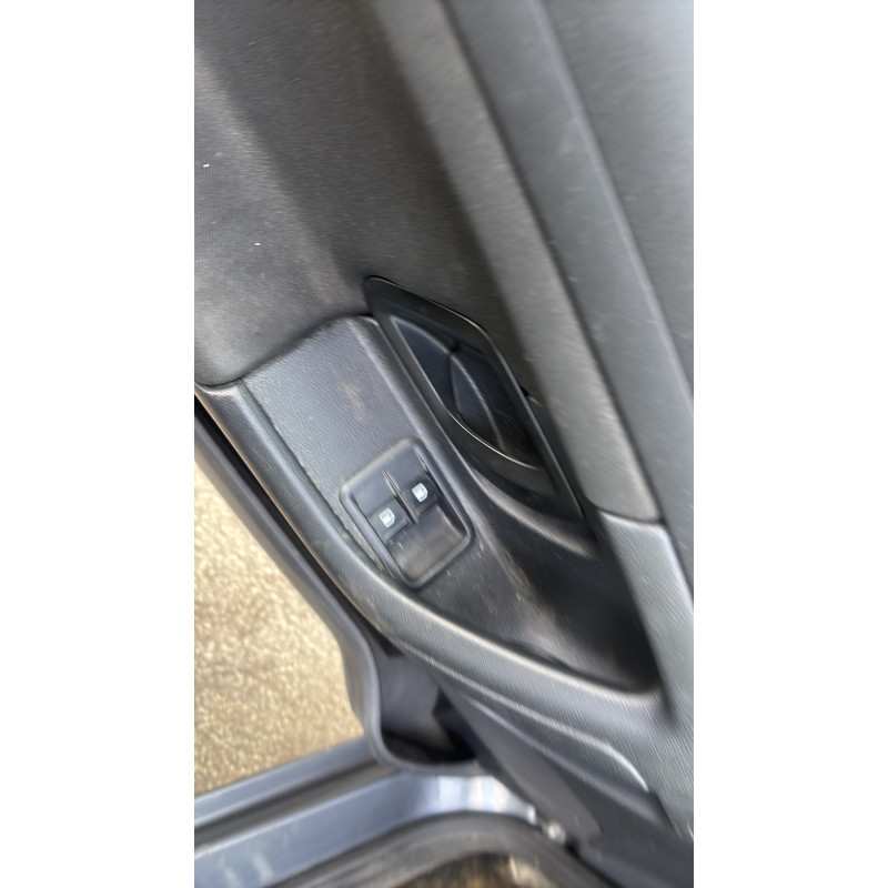 Interrupteur de leve vitre avant droit SKODA FABIA 2 Photo n°20