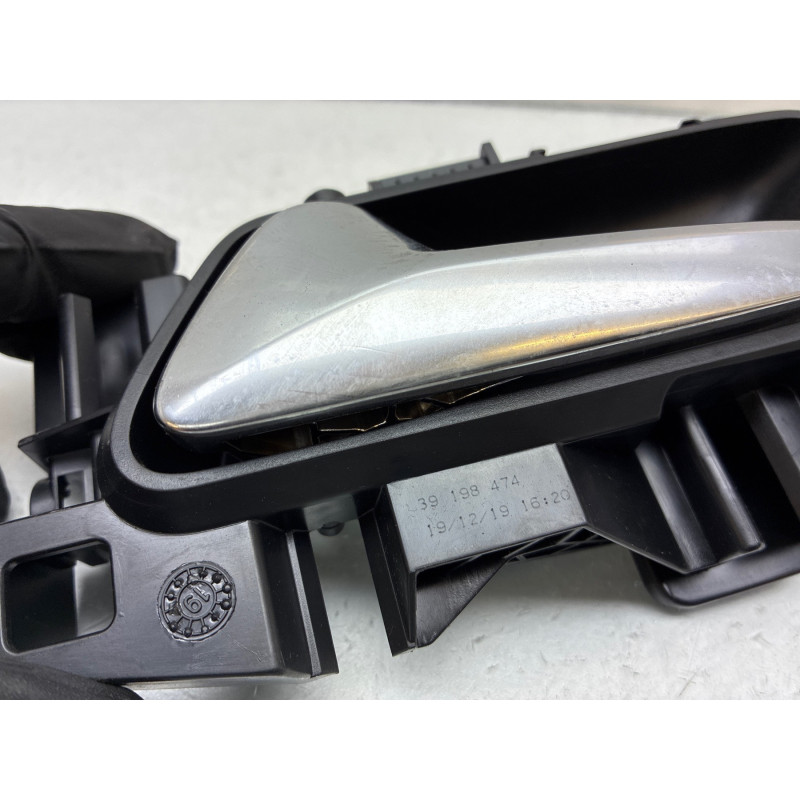 Poignee interieur arriere gauche OPEL CORSA F Photo n°2
