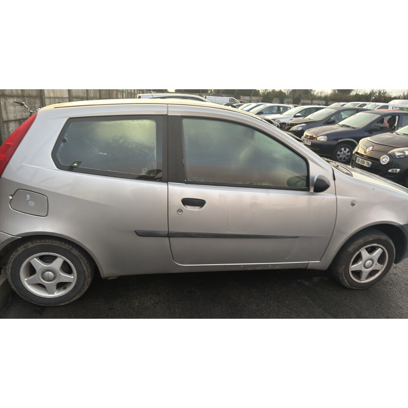 Feu arriere principal gauche (feux) FIAT PUNTO 2 Photo n°10