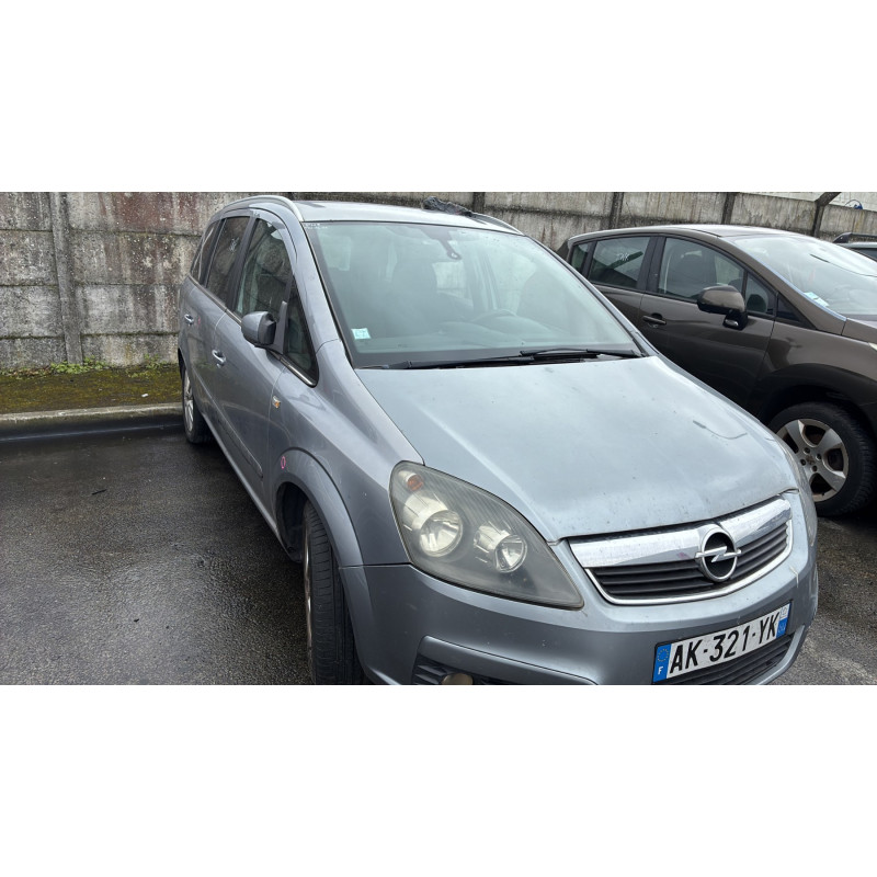 Feu arriere principal gauche (feux) OPEL ZAFIRA B Photo n°5